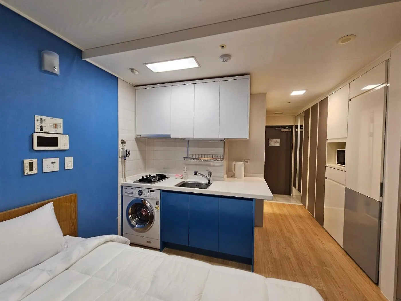 #2 Twin# 2 Minutes Run To The Sea, Close To The Sea, 5 Minutes To Club D Oasis Swimming Pool, Renewal Fresh Apartment Busan 0*,  South Korea