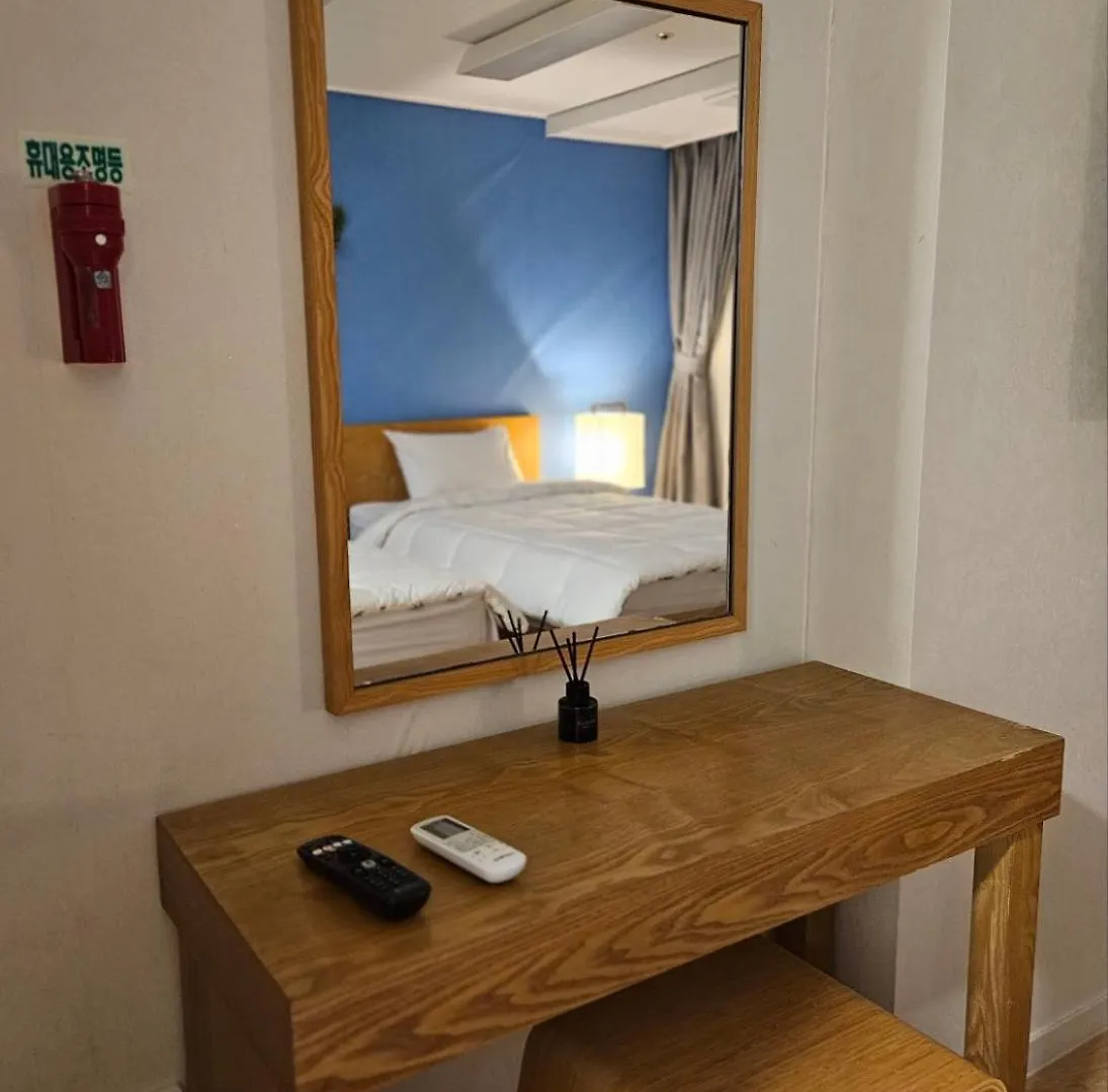 #2 Twin# 2 Minutes Run To The Sea, Close To The Sea, 5 Minutes To Club D Oasis Swimming Pool, Renewal Fresh Apartment Busan 0*,  South Korea