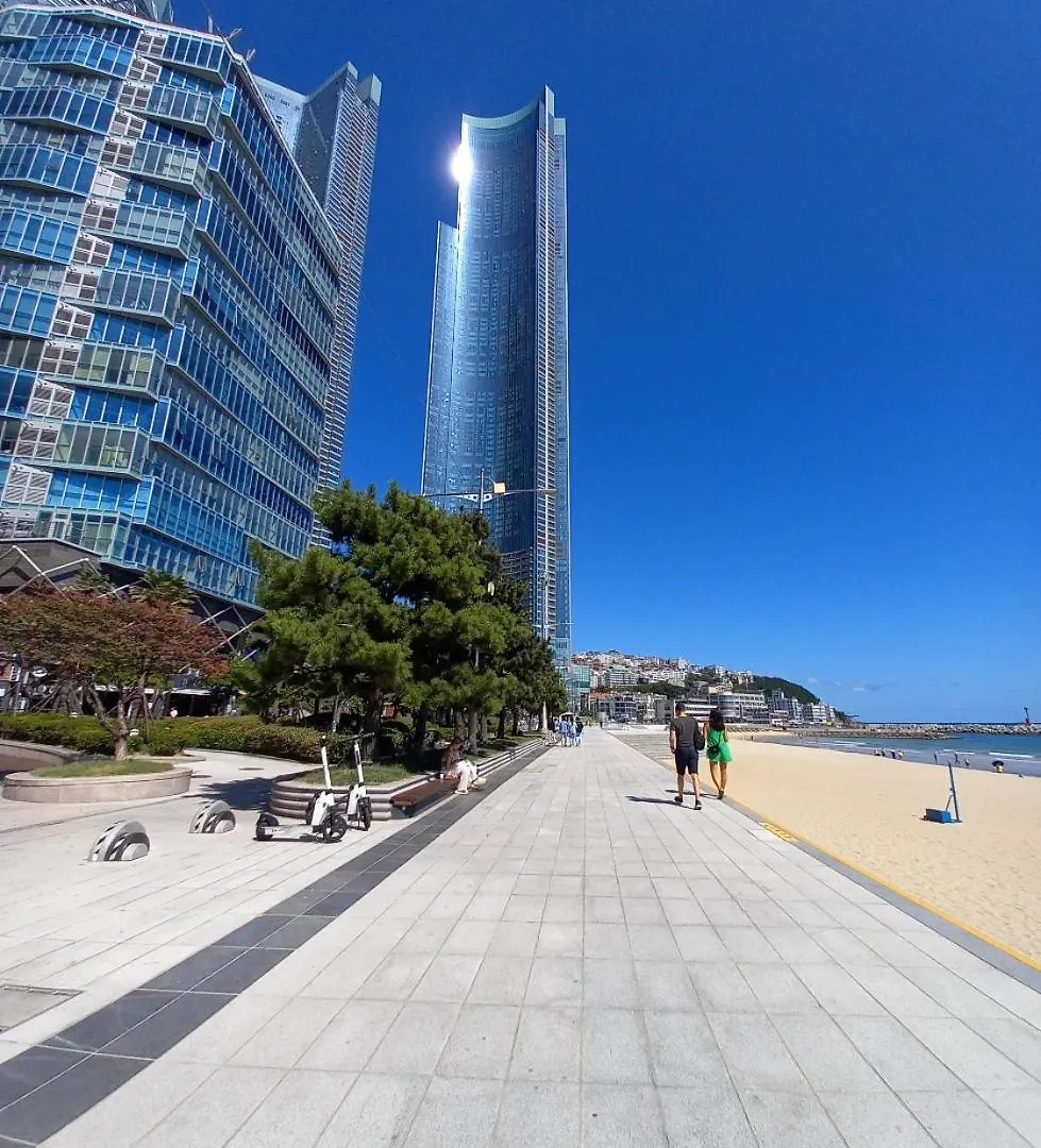 #2 Twin# 2 Minutes Run To The Sea, Close To The Sea, 5 Minutes To Club D Oasis Swimming Pool, Renewal Fresh Apartment Busan South Korea
