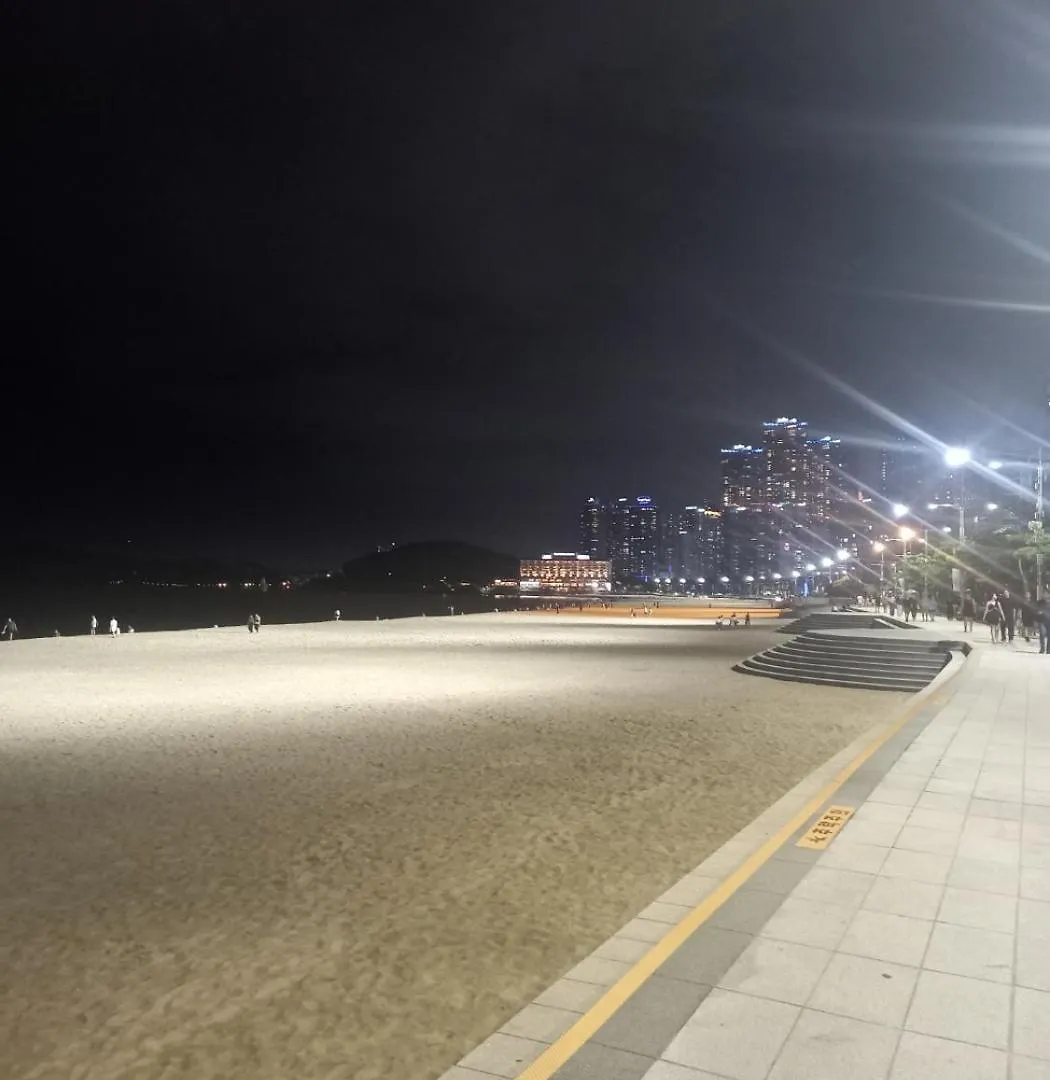 #2 Twin# 2 Minutes Run To The Sea, Close To The Sea, 5 Minutes To Club D Oasis Swimming Pool, Renewal Fresh Apartment Busan